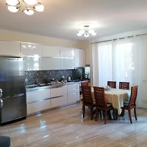  Apartament Center Albania